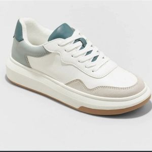 Women's universal thread sneakers